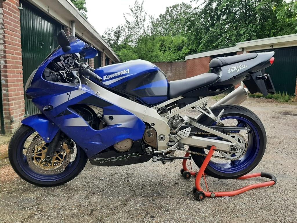 Kawasaki ZX9R  2002, 4 cilinders, Motorrijbewijs A, 900 cc, Super Sport