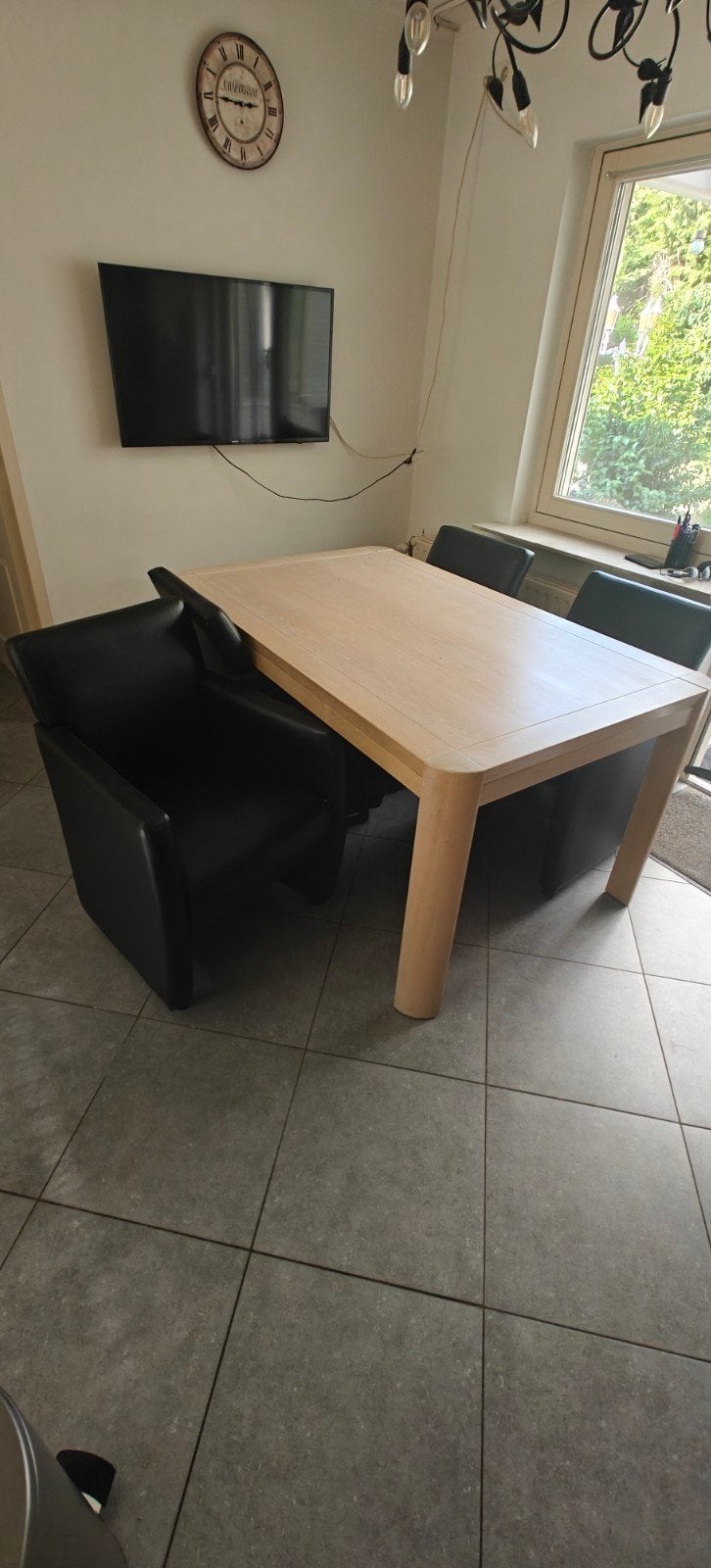 Eettafel met leren stoelen, Ophalen, 4 tot 6 stoelen