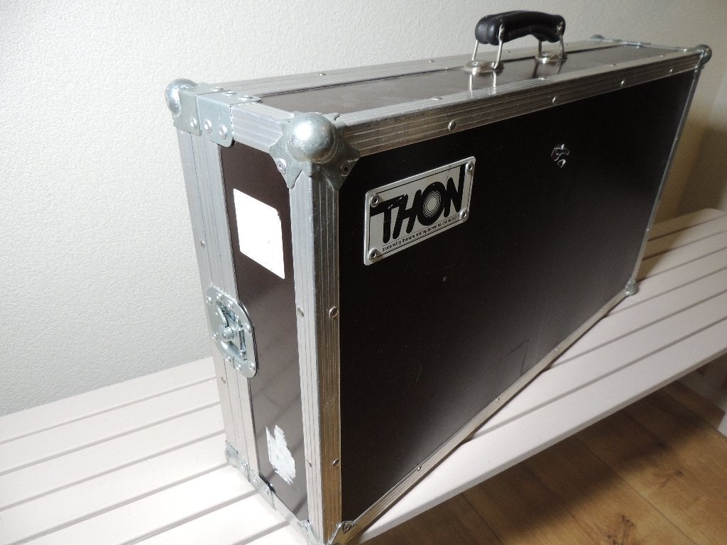 Thon Flightcase met inhoud, Ophalen, Zo goed als nieuw, Overige instrumenten