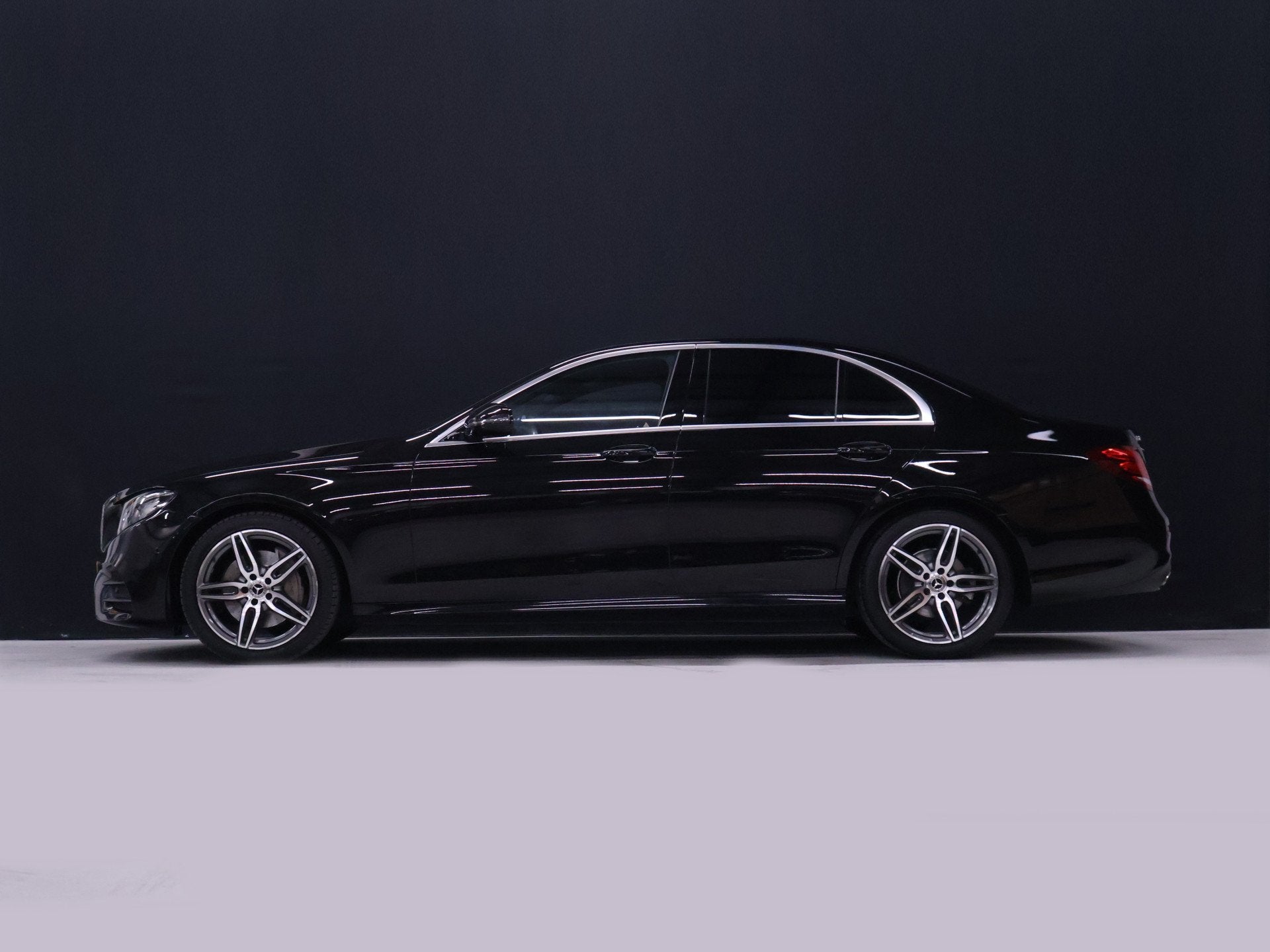 Mercedes-Benz E-Klasse 220 d Business Solution AMG [AMG, APP, Automaat, Achterwielaandrijving, Gebruikt, 4 cilinders