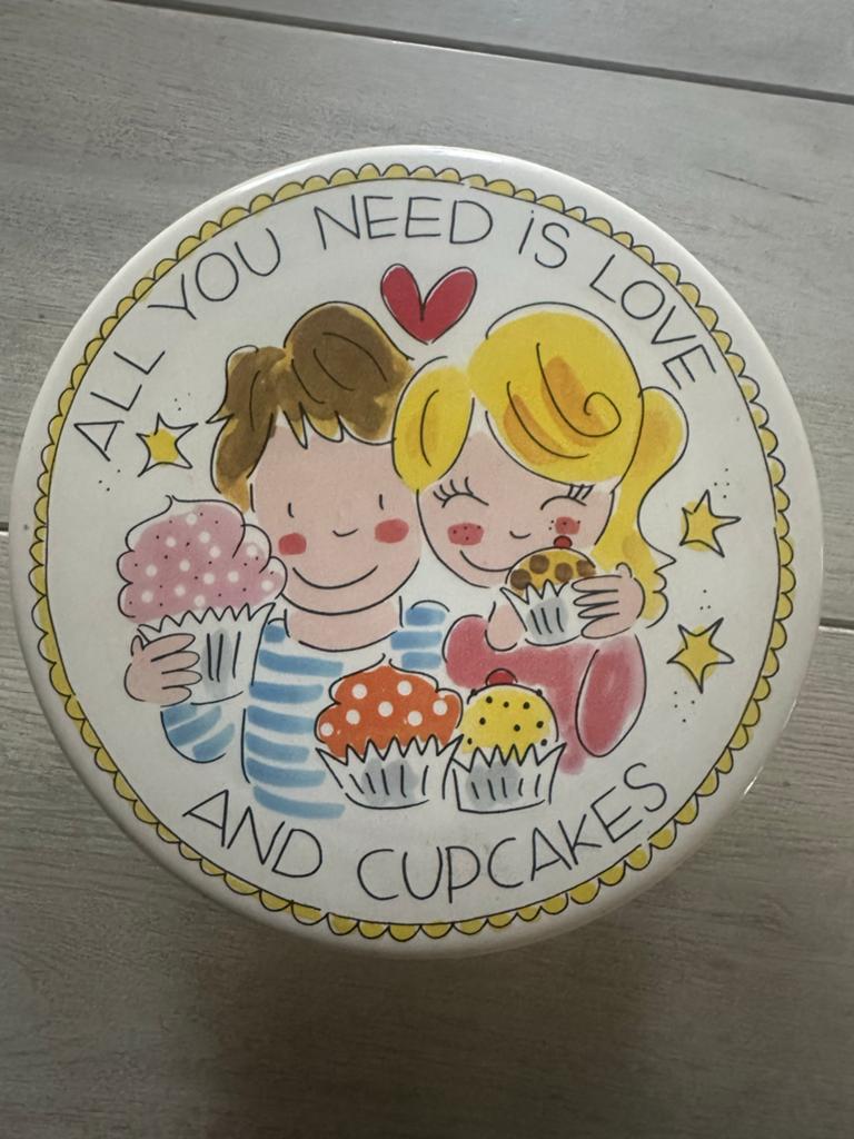 Blond Amsterdam cake standaard., Huis en Inrichting, Ophalen of Verzenden, Zo goed als nieuw, Aardewerk, Overige typen