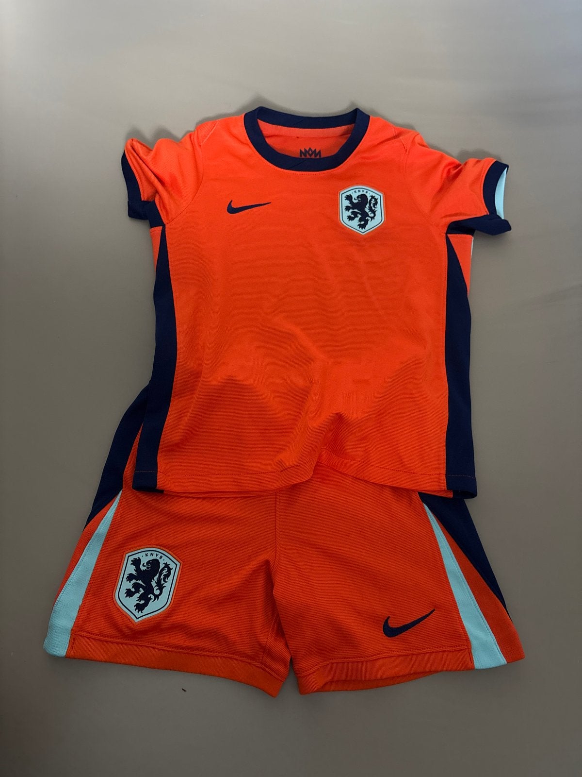 Oranje Nike Voetbaltenue KNVB - Maat 116-122 cm, Ophalen of Verzenden, Zo goed als nieuw, Jongen of Meisje