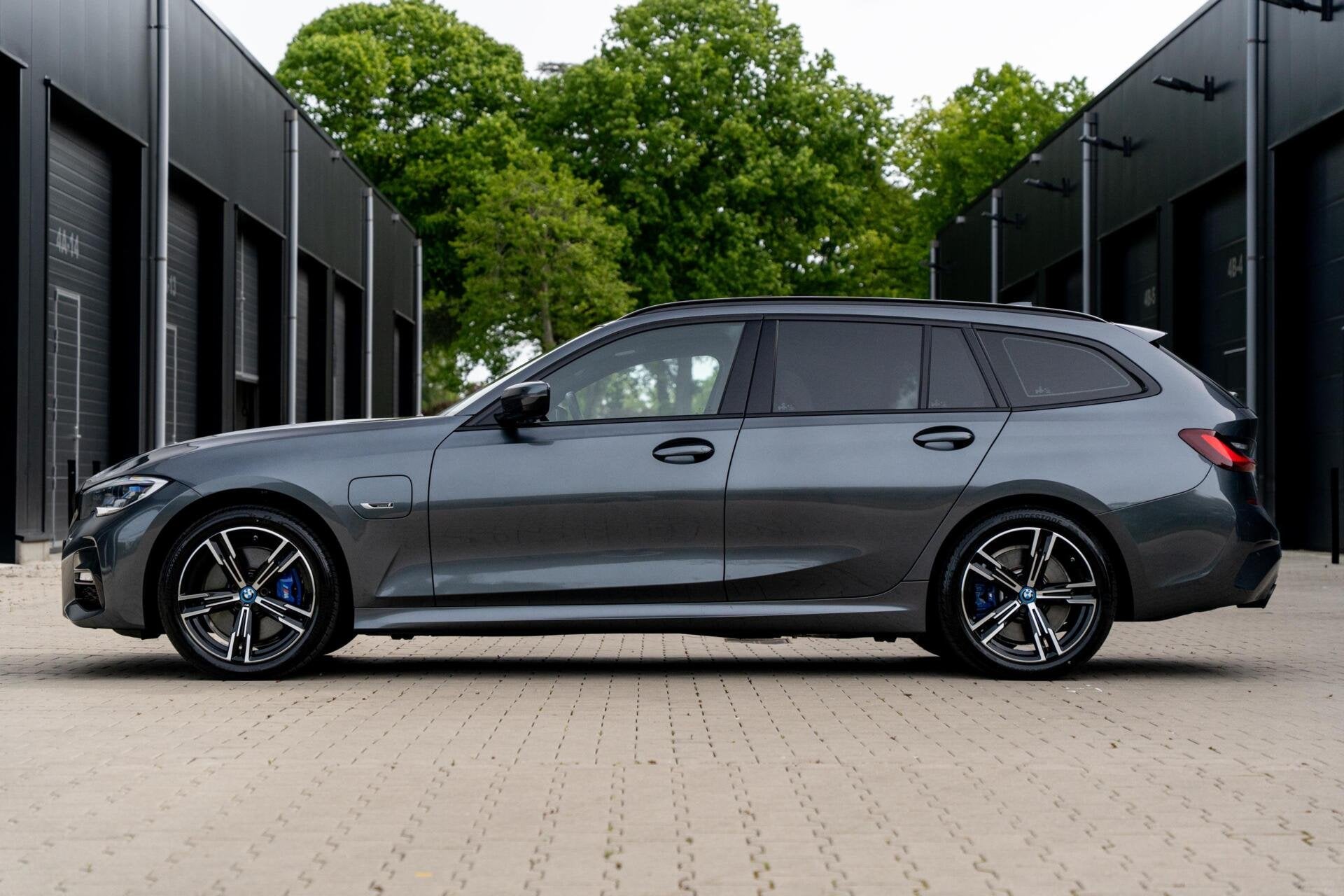 BMW 3-serie Touring 320e M-Sport *Pano* Leder* Vol* Dealer o, Auto's, 1998 cc, Gebruikt, Euro 6, 4 cilinders