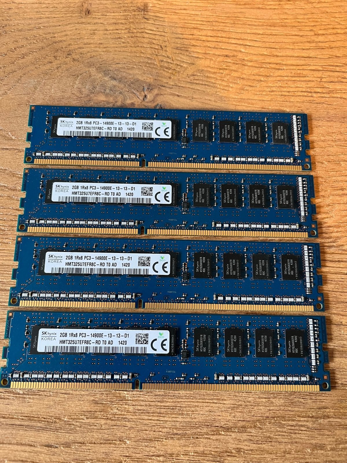 Set van 4x SK Hynix 2GB DDR3 RAM PC3-14900E Server Geheugen, Gebruikt, Server, DDR3, Ophalen of Verzenden