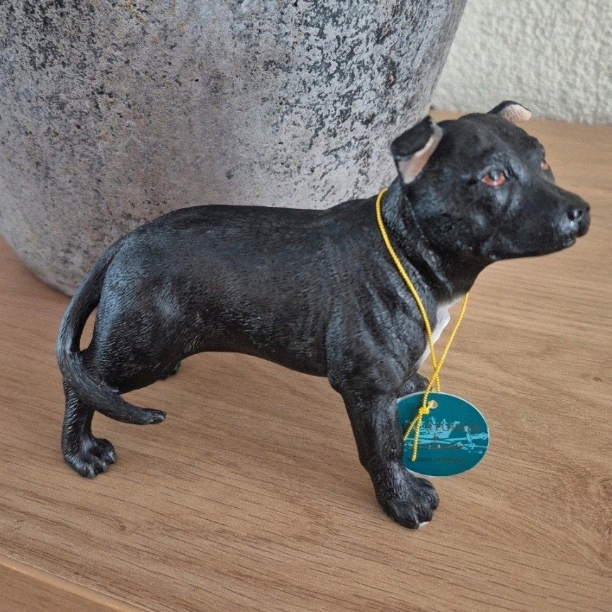 Leonardo Collection Hondenbeeld Staffy / Engelde Stafford, Verzamelen, Ophalen of Verzenden, Zo goed als nieuw, Dier