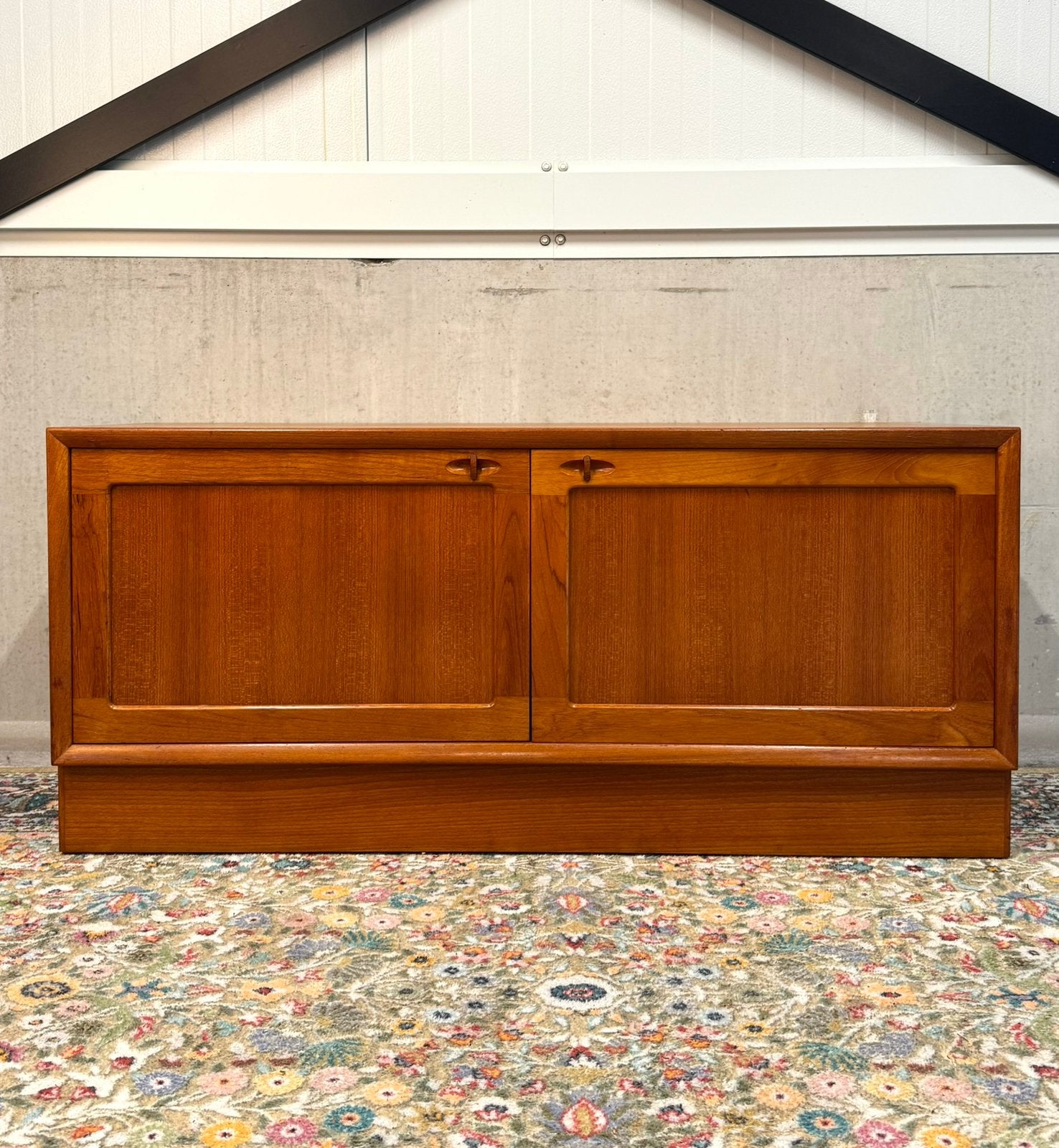 H.W. Klein Bramin Televisiemeubel, Ophalen, Lowboard dresser danish, Met deur(en), 100 tot 150 cm