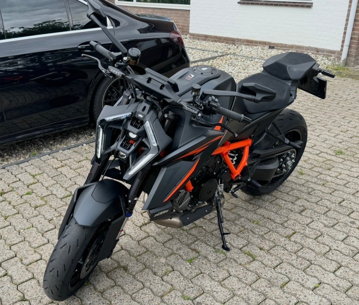 KTM 1390 Super Duke R Evo - Krachtige Naked Bike 860 km, 2 cilinders, Occasion, Motorrijbewijs A, Bedrijf