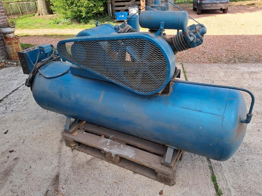 Compressor grasso 3 cilinder 1000l, Doe-het-zelf en Verbouw, Compressors, 100 liter of meer, Ophalen, Gebruikt
