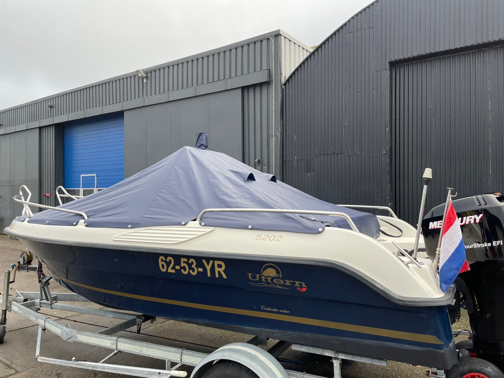 Mooie Uttern 5220 Exclusive + 60 pk 4 takt injectie, Ophalen, Viertaktmotor, Zo goed als nieuw, Buitenboordmotor