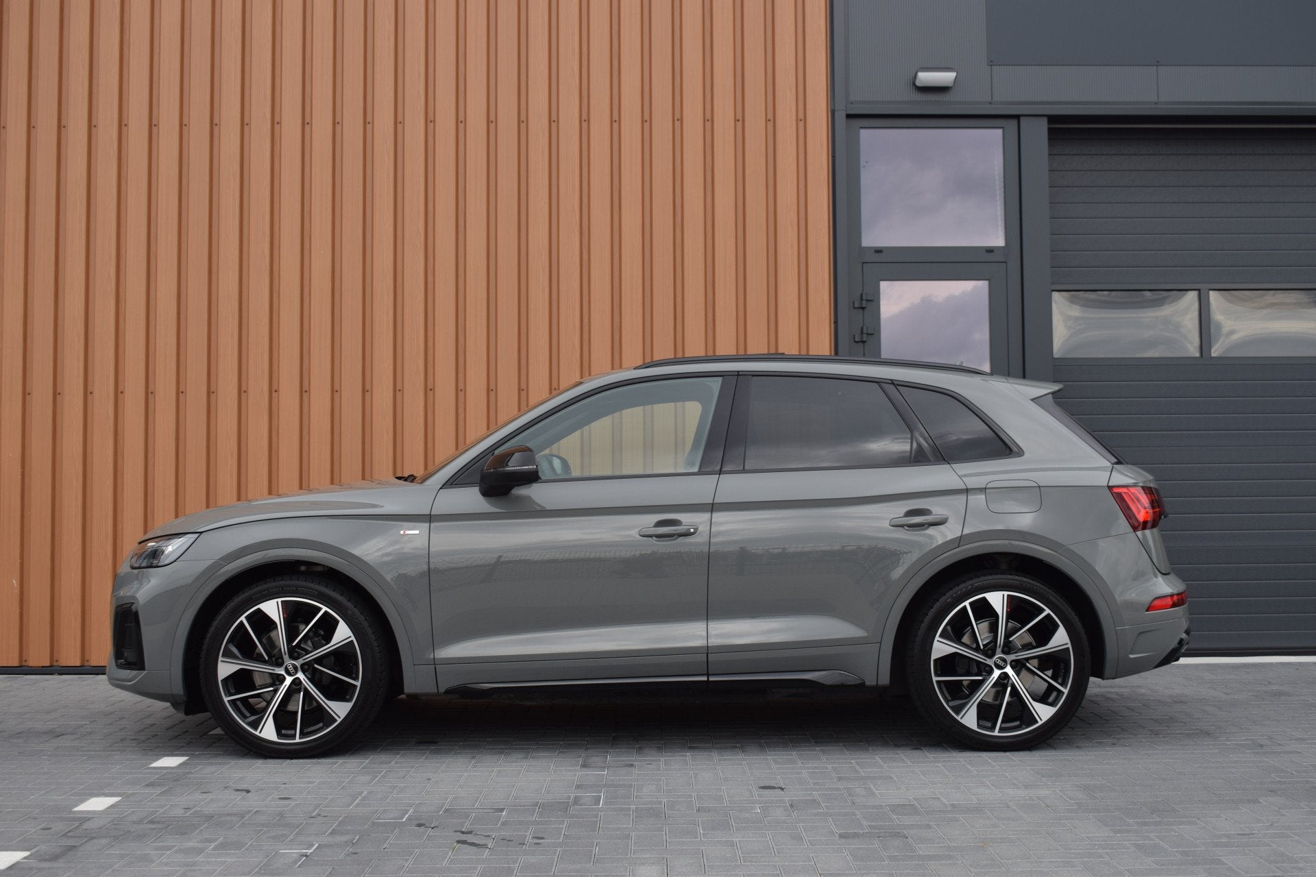 Audi Q5 50 TFSI e S-line | Luchtvering | Pano | Leer | Quant, Automaat, Dealer onderhouden, Gebruikt, 4 cilinders
