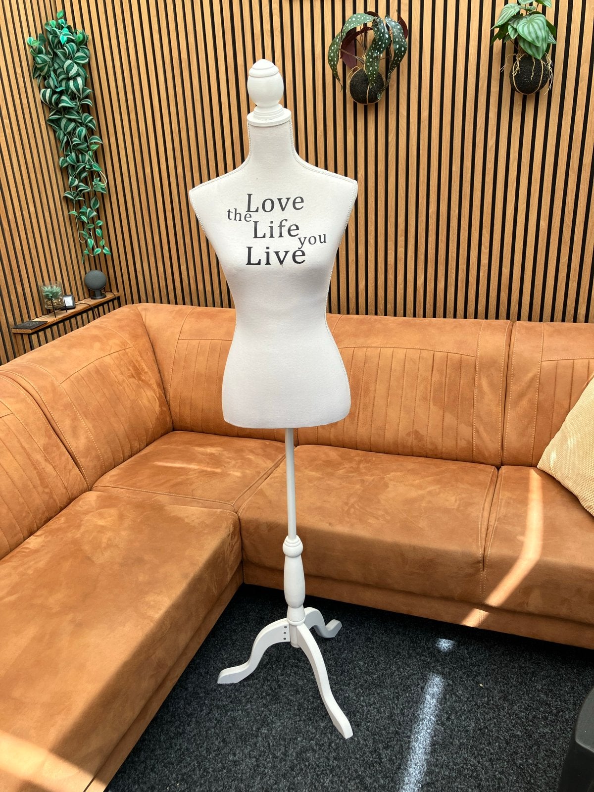 Paspop 165cm met 'Love the Life you Live' tekst, Ophalen, Gedragen