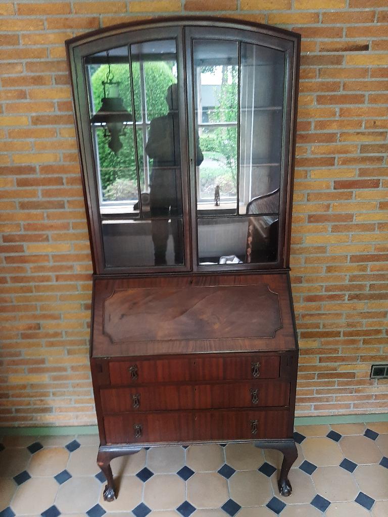 Spiegelkast, Ophalen