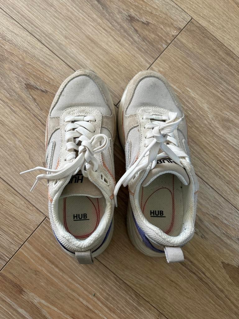 HUB Sneakers Dames Maat 37 - Zo goed als nieuw, Ophalen, Zo goed als nieuw, Beige, Sneakers of Gympen