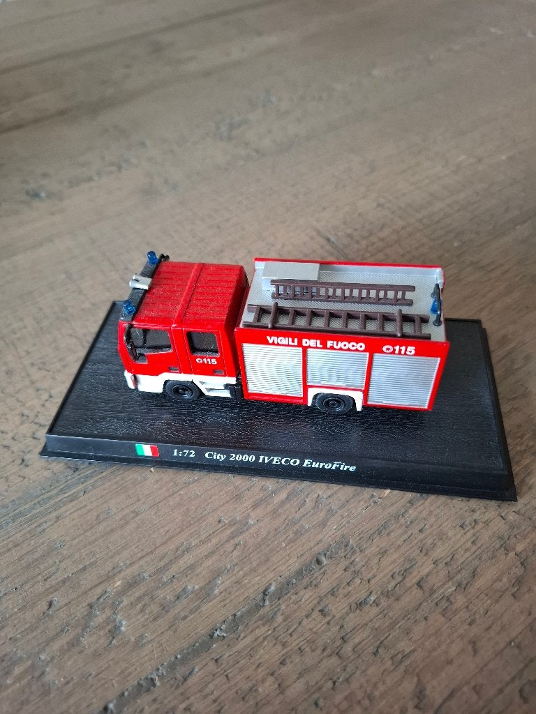 Brandweer Iveco EuroFire City 2000 - 1:72 - miniatuur, Overige merken, 1:50 of kleiner, Ophalen of Verzenden, Zo goed als nieuw