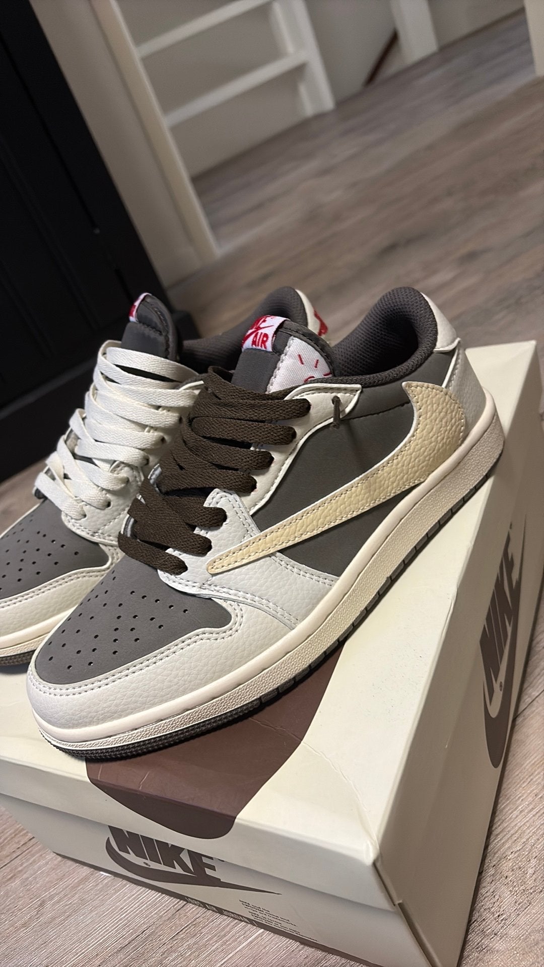 Travis scott nike dunks mocha maat 39, Verzenden, Nieuw, Overige kleuren