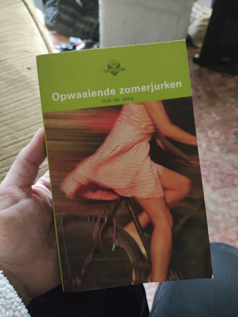 Opwaaiende zomerjurken - Oek de Jong, Boeken, Romans, Gelezen, Ophalen of Verzenden