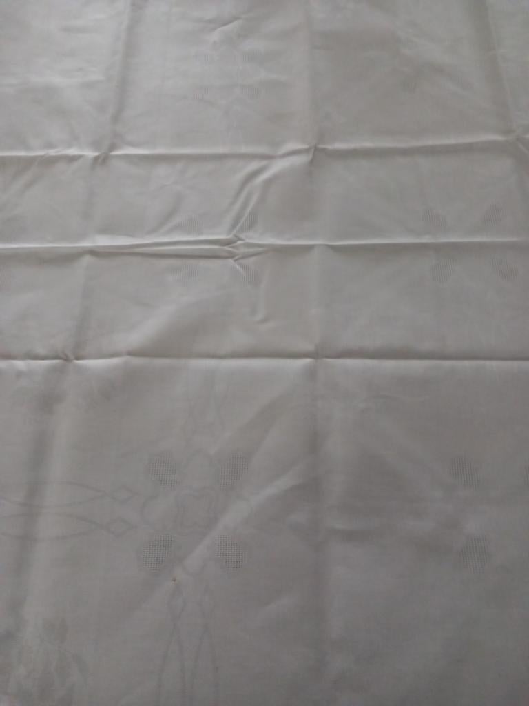 Jorzolino damast tafelkleed nieuw met 4 servetten, Ophalen of Verzenden, Nieuw, Rechthoek