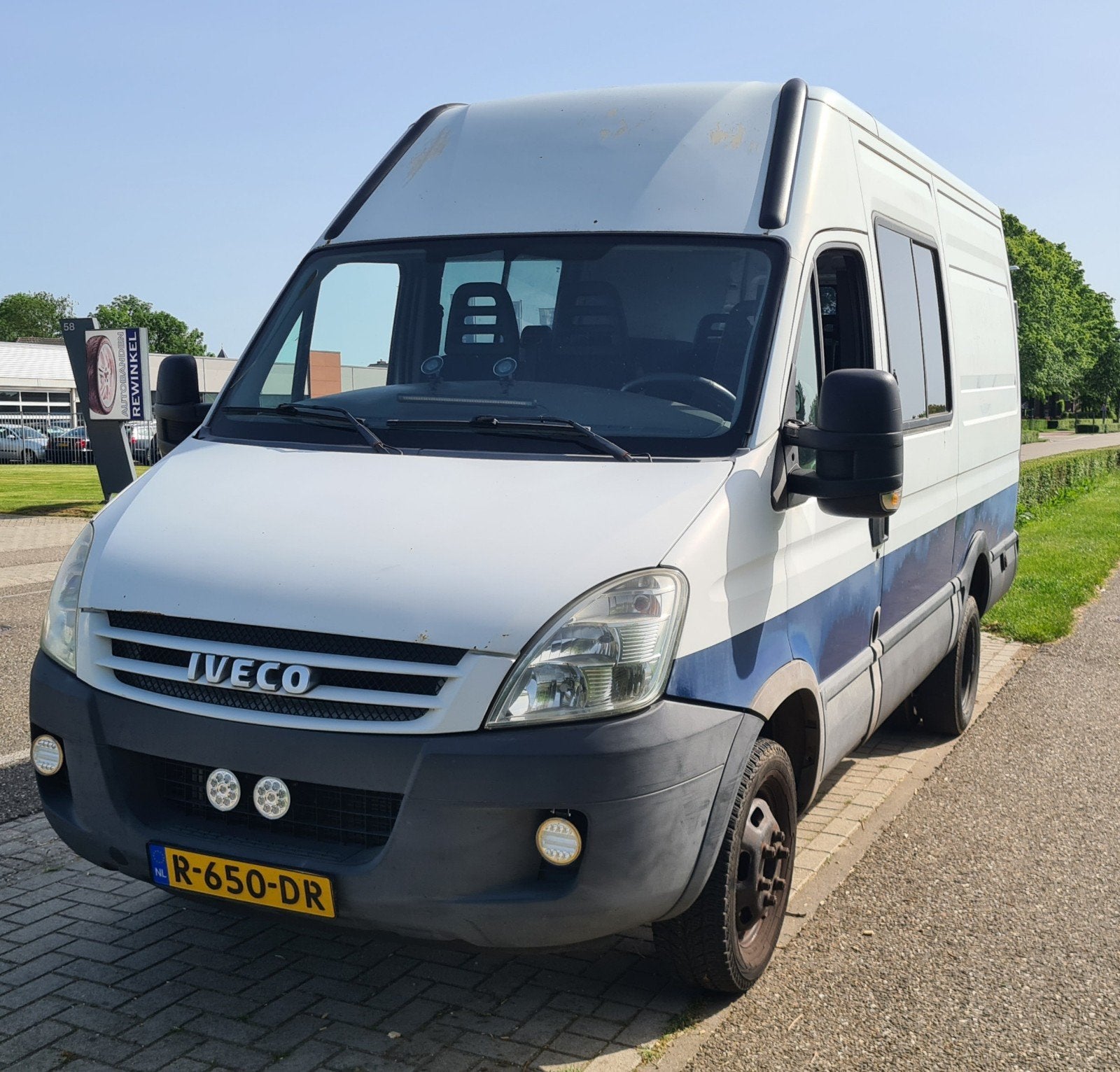 Iveco Daily BusCamper 50C15 3.0L Airco Cruise, Auto's, Toyota, 40 €/maand, 2700 kg, 4 cilinders, Wit