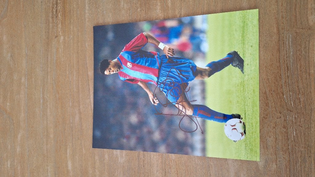 Foto 20x25 cm met handtekening; Patrick Kluivert # Barcelona, Ophalen of Verzenden, Nieuw, Buitenlandse clubs, Overige typen