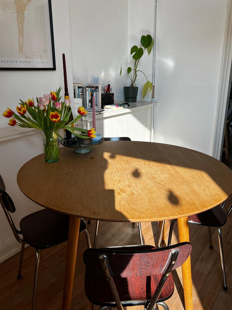 Ronde eettafel van eikenhout 120cm, Huis en Inrichting, Tafels | Eettafels, Ophalen, Gebruikt, Vier personen, 100 tot 150 cm