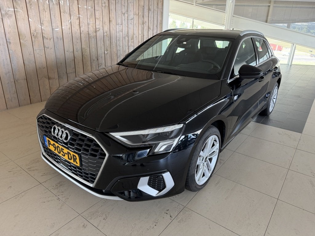 Audi A3 Sportback 30 TFSI Adv edition (bj 2022, automaat), Auto's, Audi, Gebruikt, Euro 6, Origineel Nederlands, Hybride Elektrisch/Benzine