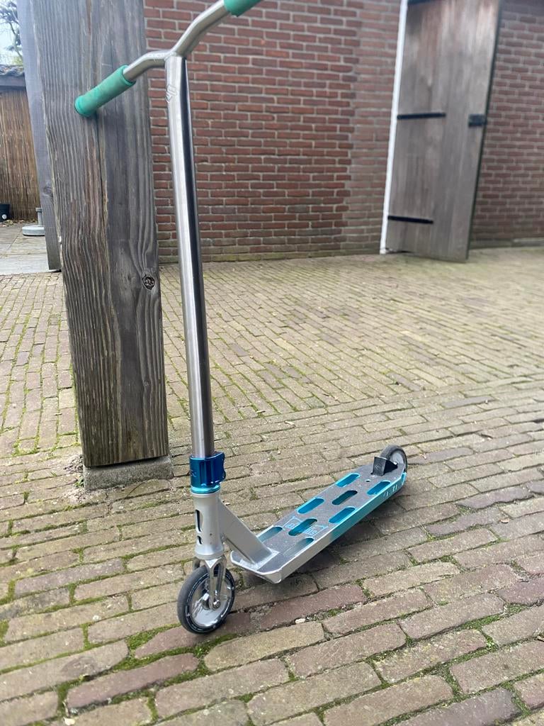 Cutsom Stuntstep, Fietsen en Brommers, Steps, Ophalen of Verzenden, Zo goed als nieuw, Overige typen
