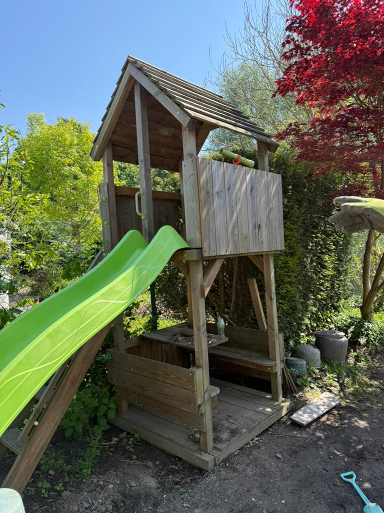 Houten speelhuisje - gratis!, Kinderen en Baby's, Speelgoed | Buiten | Speelhuisjes, Ophalen, Gebruikt, Hout