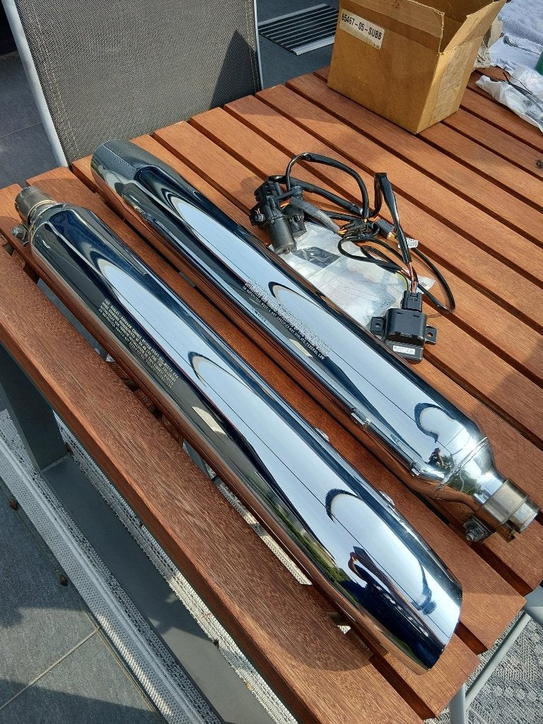 Harley Davidson FLT touring uitlaten niet compleet, Motoren, Onderdelen | Harley-Davidson, Ophalen of Verzenden, Gebruikt