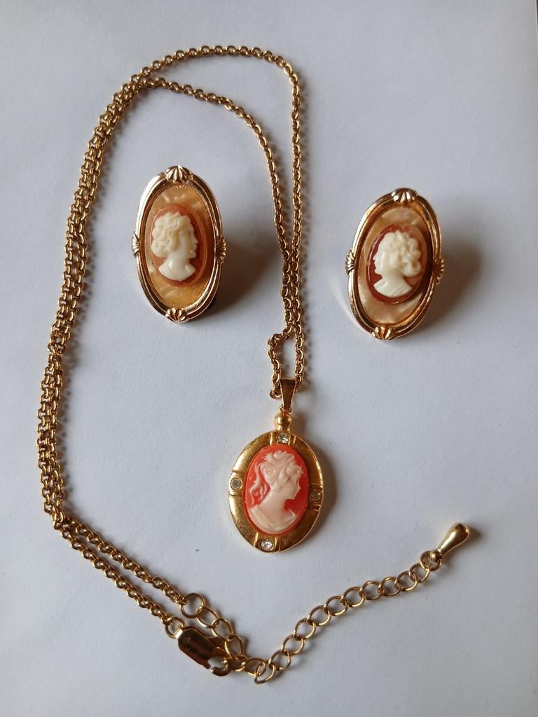 Fraai oud setje met Ivoor Camee, ketting en oorbellen, Sieraden, Tassen en Uiterlijk, Gebruikt, Ophalen of Verzenden, Goud, Overige materialen