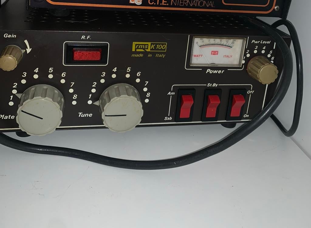 Basis Lineair met ingebouwde antenne versterker, Ophalen of Verzenden, Zo goed als nieuw
