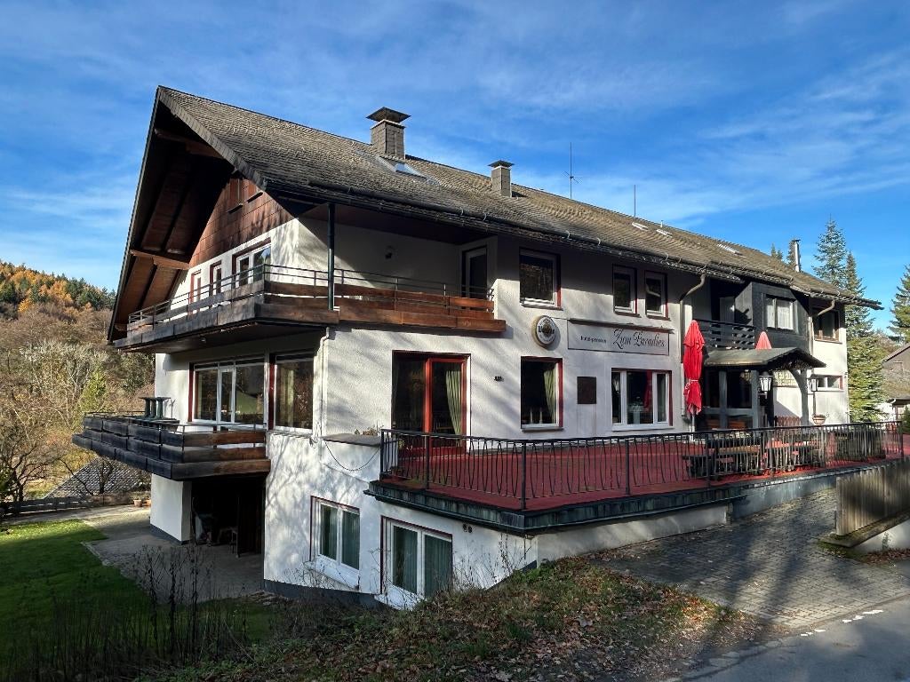 Te koop Hotel/Pension in Sauerland, Huizen en Kamers, Buitenland, Overige soorten, Willingen (Upland), Duitsland, 15 kamers