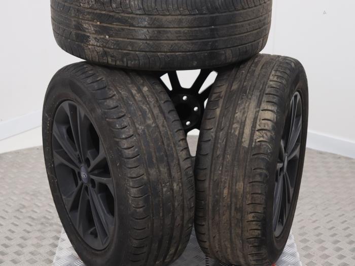 Sportvelgenset + banden van een Ford Kuga (Kuga 12-), 12 maanden garantie, Gebruikt, -, -