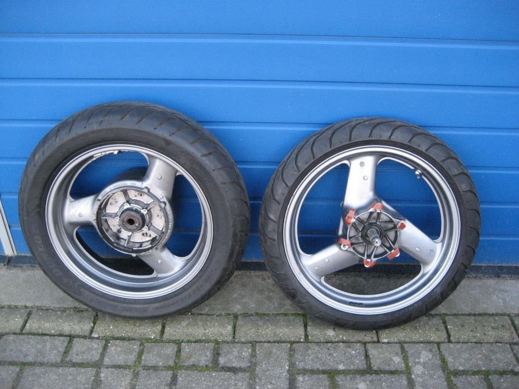 Wielen ST1100, Ophalen, Gebruikt