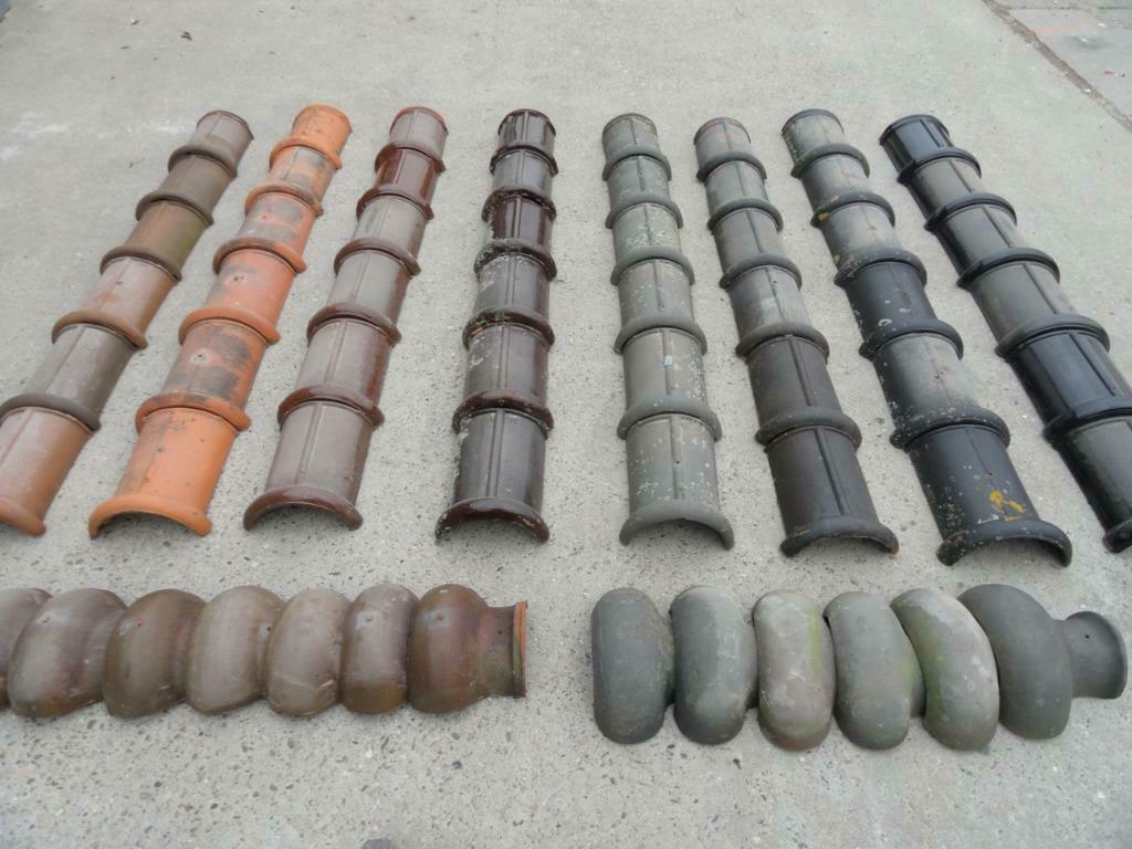 Diverse gebruikte dakpannen, nokvorsten en gevelpannen., Doe-het-zelf en Verbouw, Dakpannen en Dakbedekking, Ophalen, Gebruikt