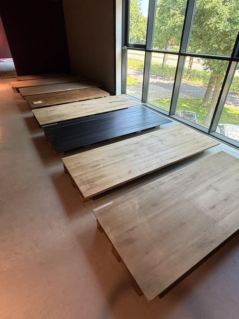 grote tafel bladen eiken massief met lichte schade 280 300cm, Gebruikt, 200 cm of meer, Ophalen of Verzenden, Vijf personen of meer