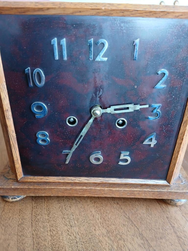 Mooi eikenhouten klokje,, Ophalen