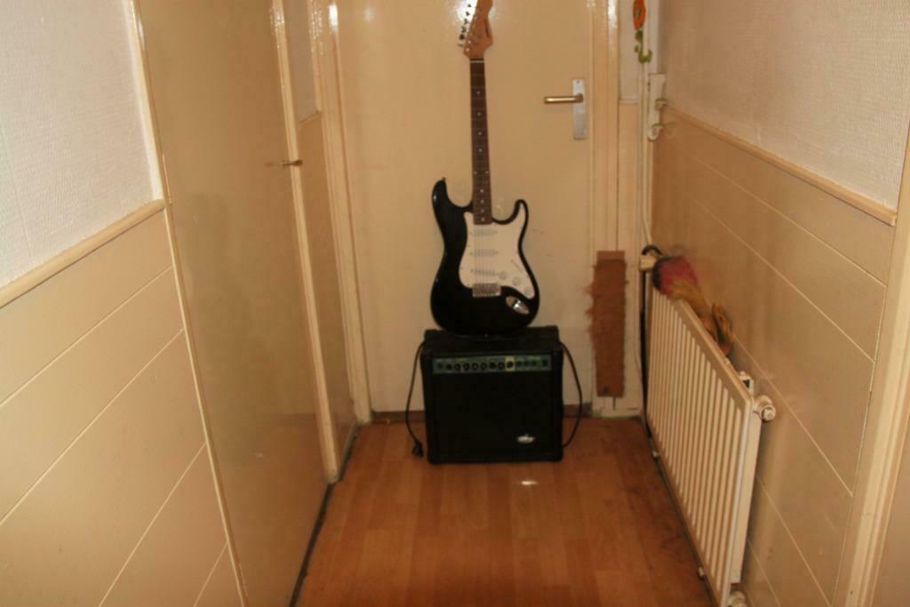 electrische gitaar, Ophalen, Zo goed als nieuw, Solid body, Met versterker