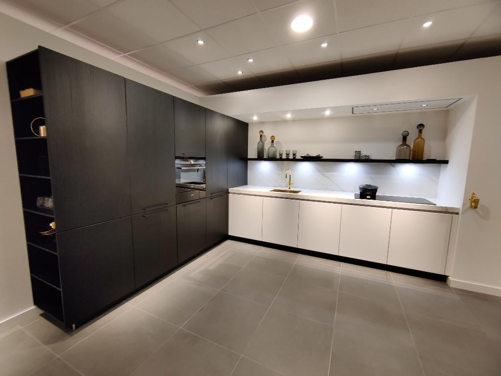 AKM08 - Systemat AV4030 Hoogglans gelakt  showroomkeuken, Huis en Inrichting, Keuken | Complete keukens, Ophalen, Nieuw, Dubbelwandige keuken