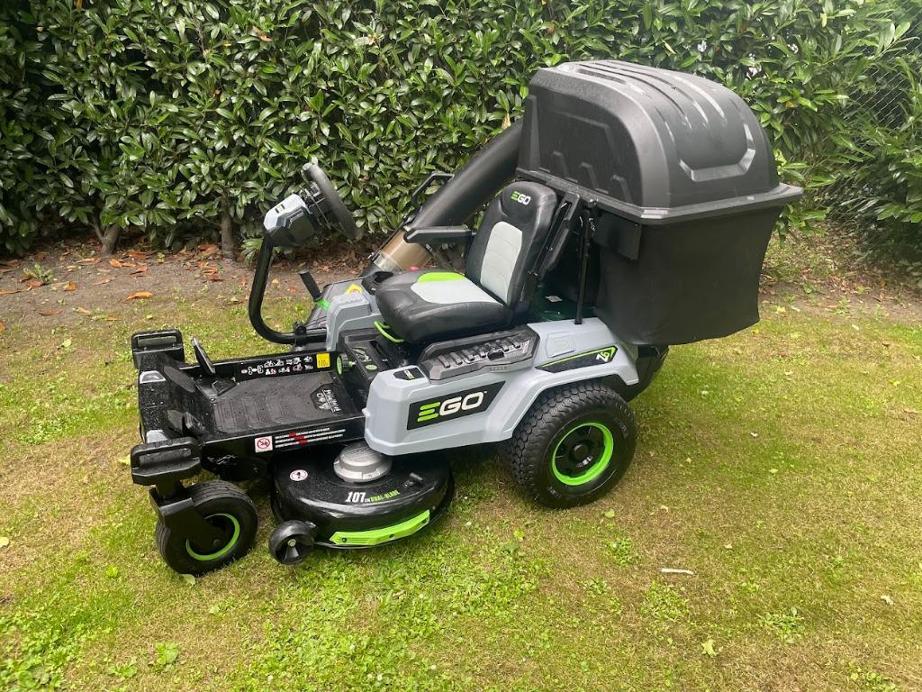 EGO ZT4200E-S zitmaaier zeroturn met stuur 34 draaiuren  opv, Tuin en Terras, Zitmaaiers, Zo goed als nieuw, 90 tot 120 cm, Mulchfunctie