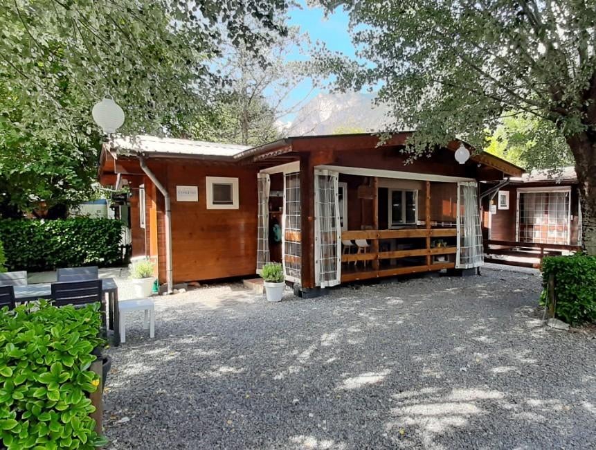 Te huur: Chalet 65 Porlezza, Vakantie, Vakantiehuizen | Italië, 2 slaapkamers, Zwembad, Lombardije en Merengebied, Recreatiepark