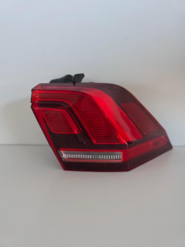 VW Tiguan achterlicht rechts, Auto-onderdelen, Verlichting, Gebruikt, Volkswagen, -, Info@rmarnico.nl