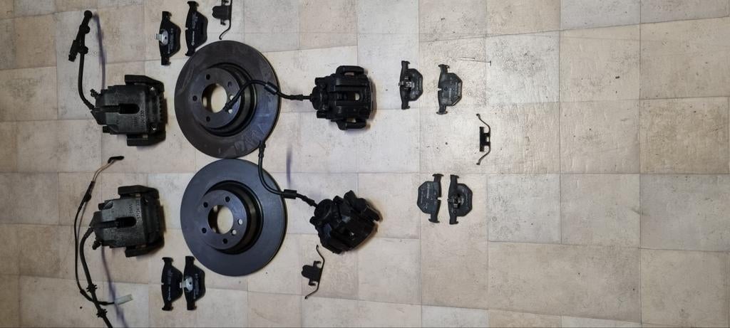 NIEUWE BREMBO REMMERIJ BMW E90 E91 E92 E93 E81 E87 330 335, Ophalen of Verzenden, Gebruikt, BMW