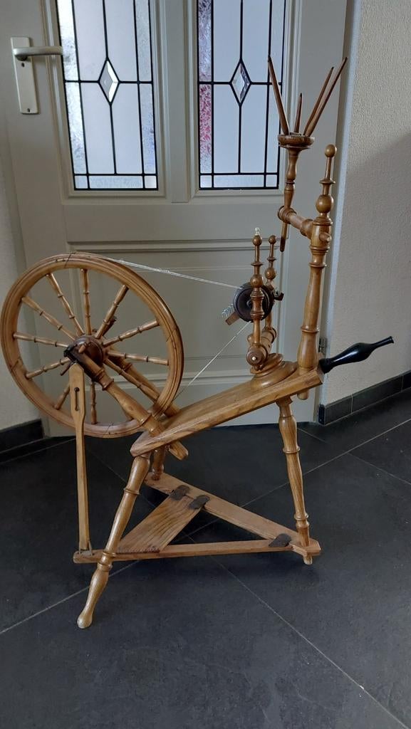Houten spinnewiel - compleet en werkend, Hobby en Vrije tijd, Ophalen, Gebruikt, Spinnewiel