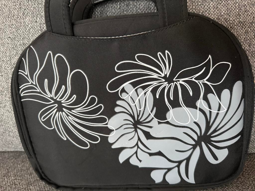 Zwarte mini laptoptas/ Ipad tas met bloemen, Ophalen of Verzenden, Zo goed als nieuw, Aktetas