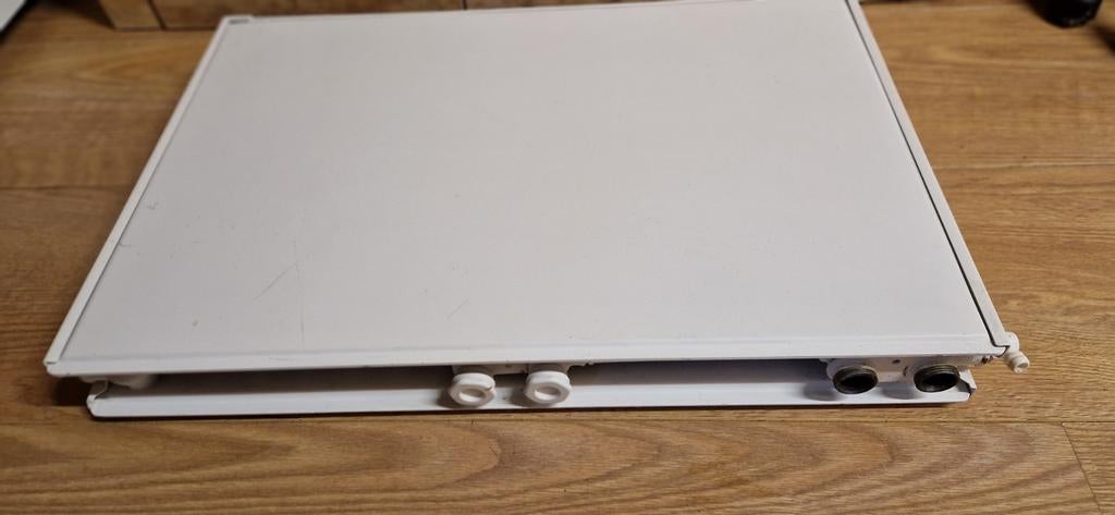 Vasco Flatline radiator 600400x21S met ophangbeugels, Doe-het-zelf en Verbouw, Verwarming en Radiatoren, 30 tot 80 cm, Radiator
