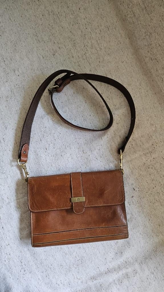 Aigner vintage leren schoudertas, Overige merken, Gebruikt, Bruin, Ophalen of Verzenden