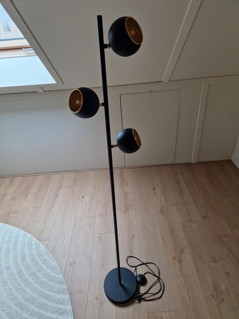 lumidora Vloerlamp met Led lichtbron, Ophalen, Zo goed als nieuw, 150 tot 200 cm