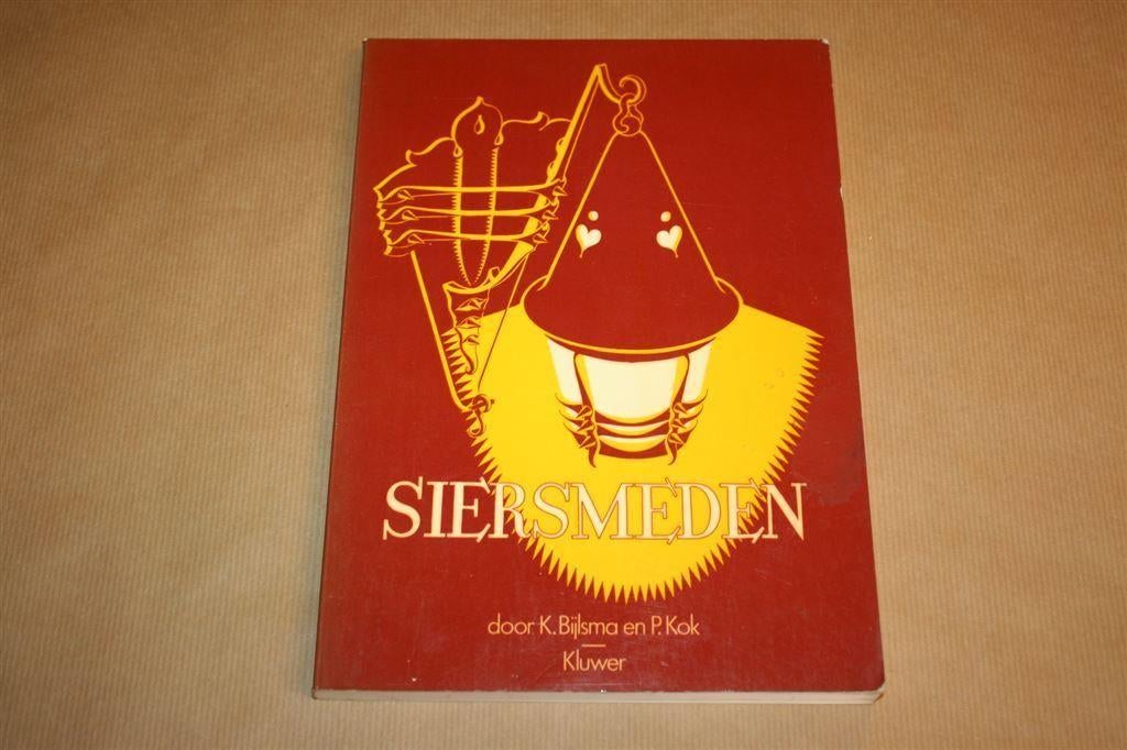Boek - Siersmeden - Met voorbeelden !!, Ophalen of Verzenden, Zo goed als nieuw