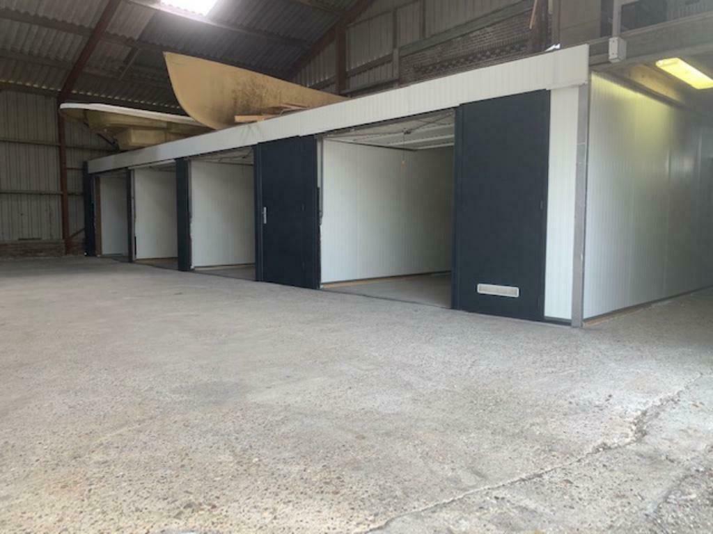 Inpandige opslag ruimte/ boxen/units/stallingplek te huur, Opslag