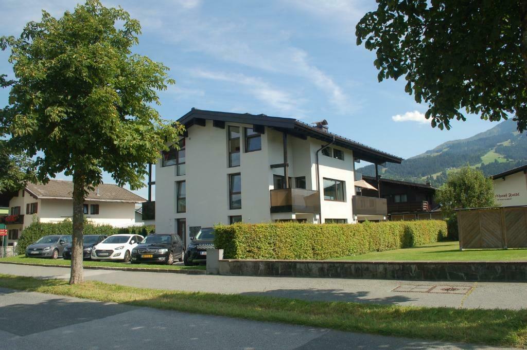 Ruim appartement te huur St Johann in Tirol skibus voor deur, Tirol, Tv, Dorp, Appartement